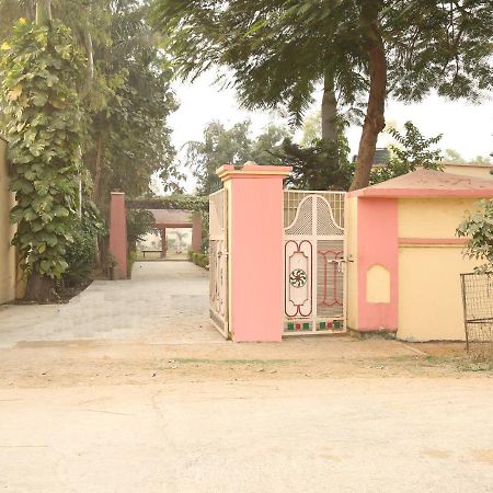 The Karnal Resort エクステリア 写真