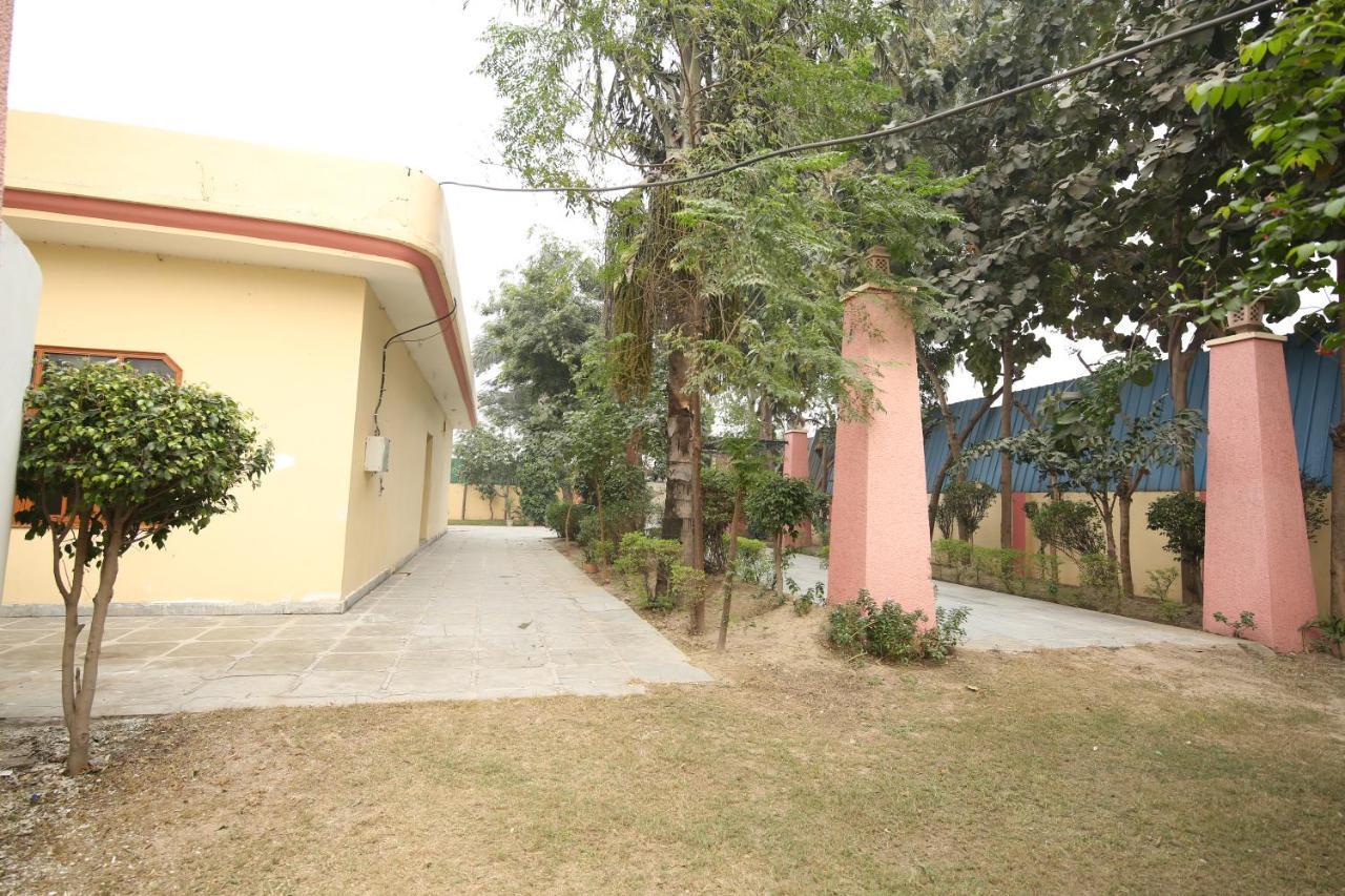 The Karnal Resort エクステリア 写真